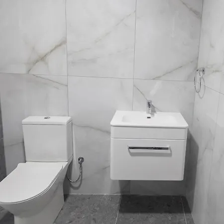 Gold Emerging Ltd Apart 5 Apartment *