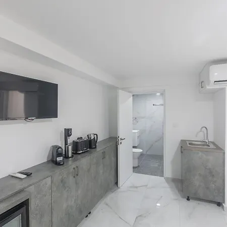 Gold Emerging Ltd Apart 5 Apartment